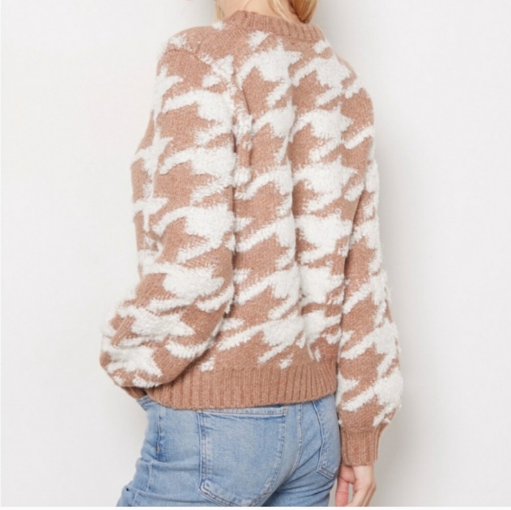 Line & Dot Sweater - Picture 3 of 6